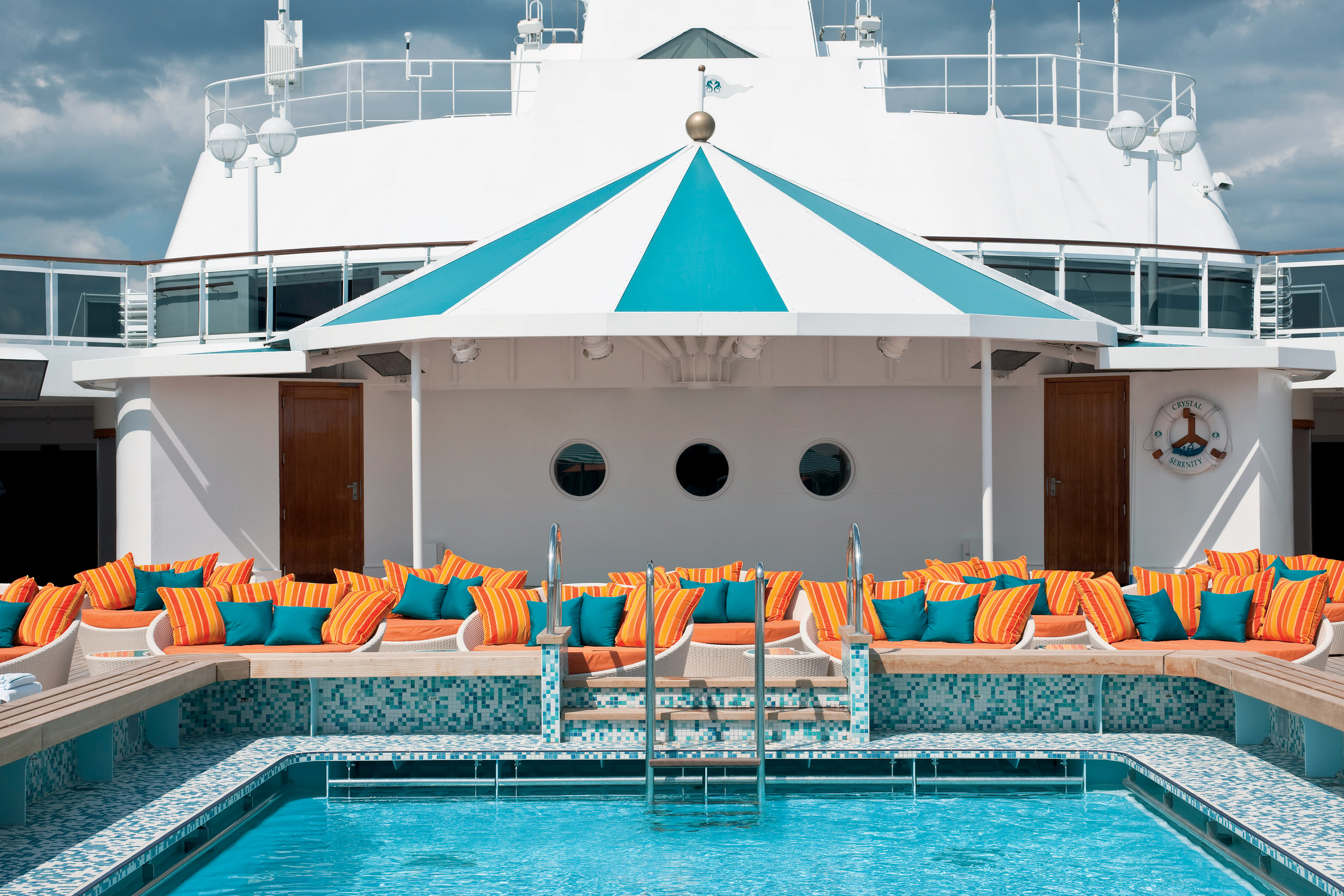 Current location for Crystal Serenity