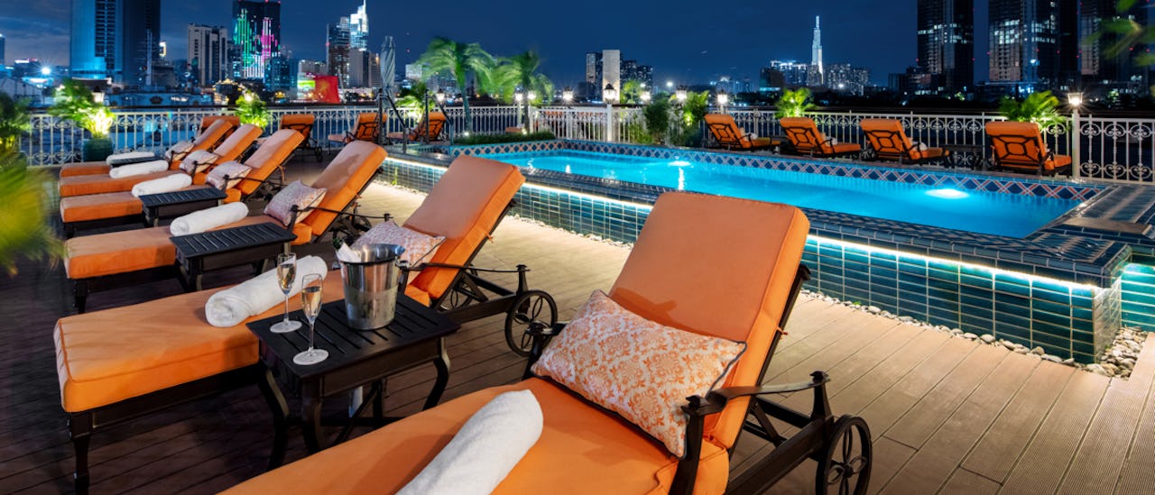 Sundeck and Sky bar