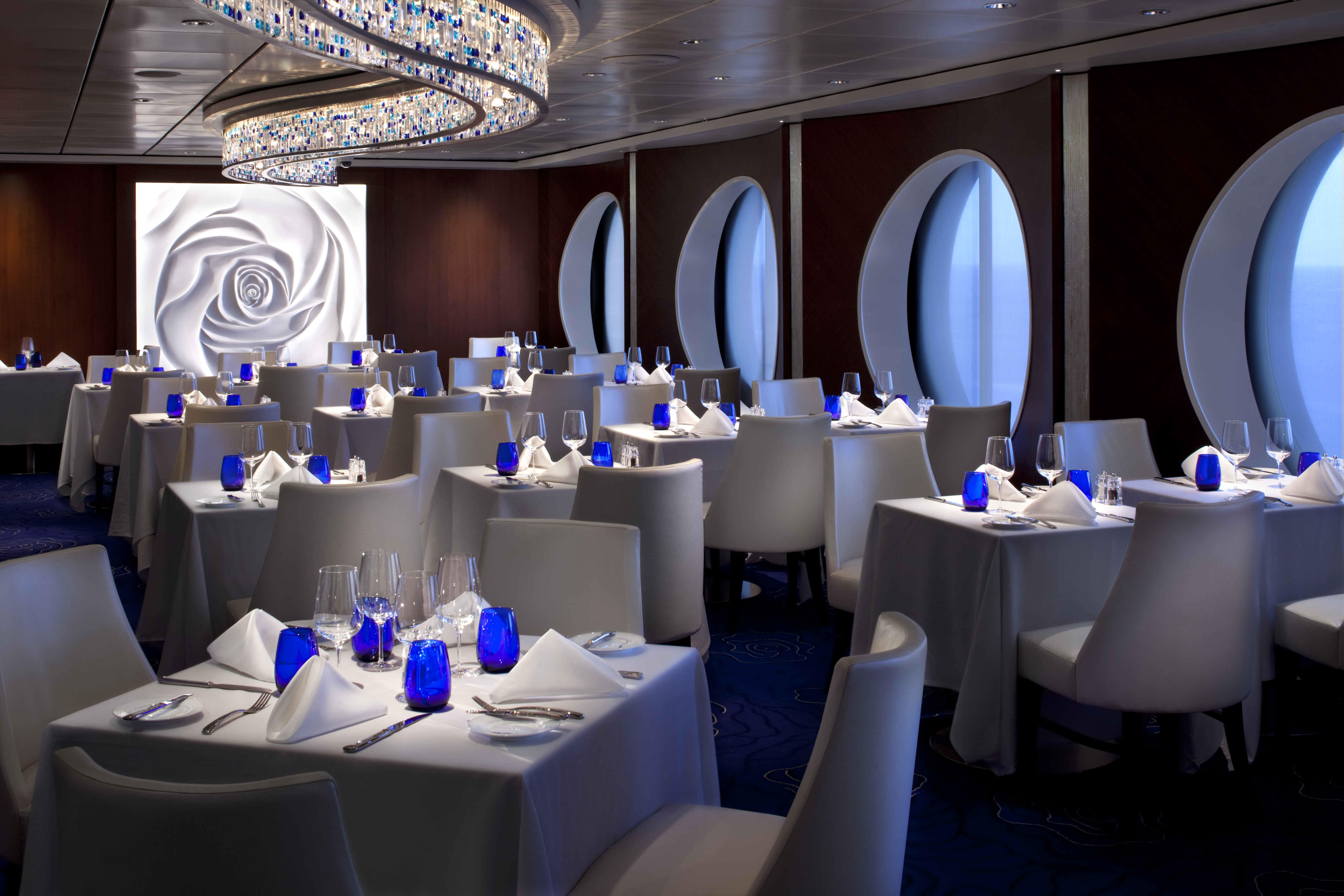 Blu is an exclusive AquaClass and suite guest venue