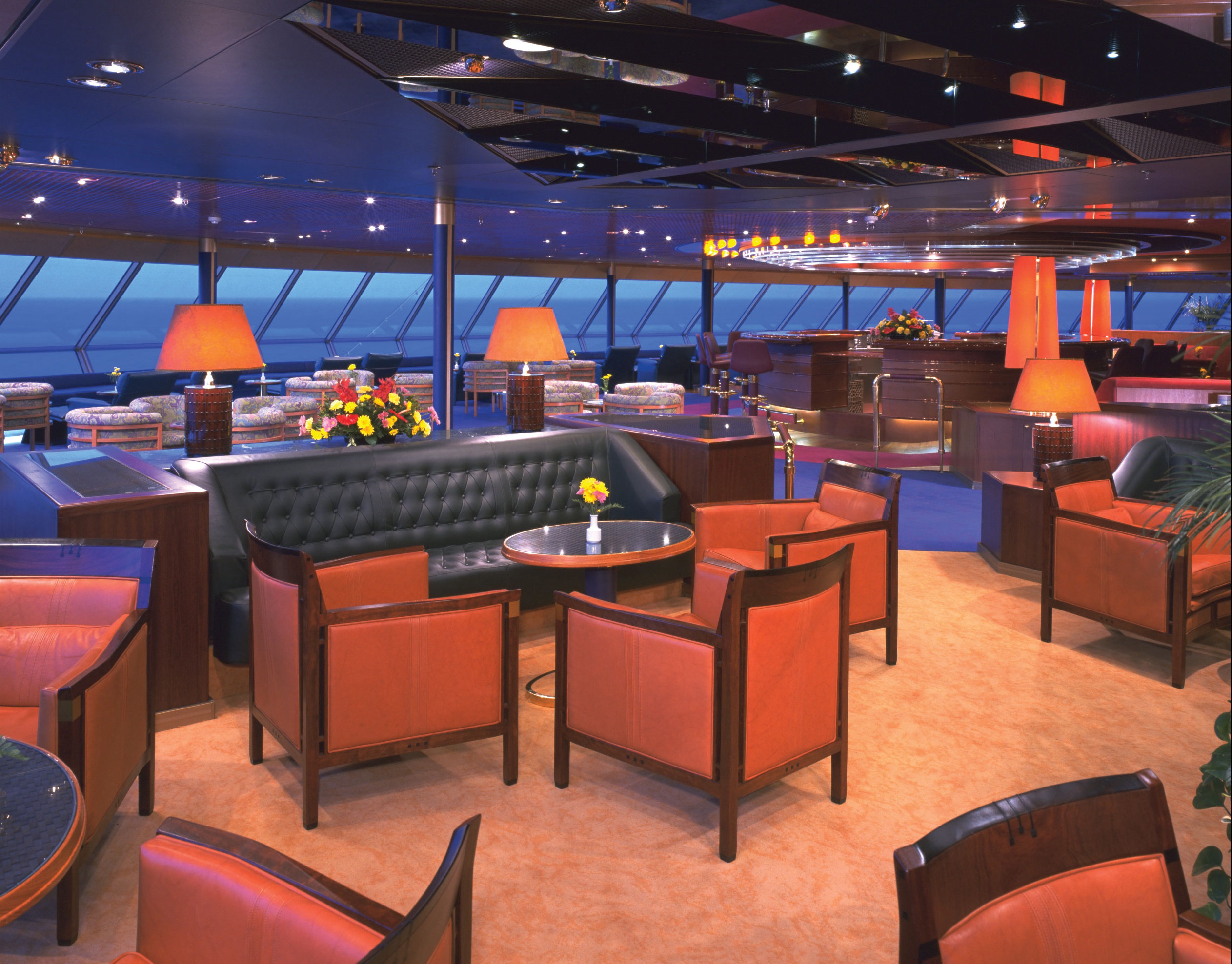 The observation lounge Crow's Nest